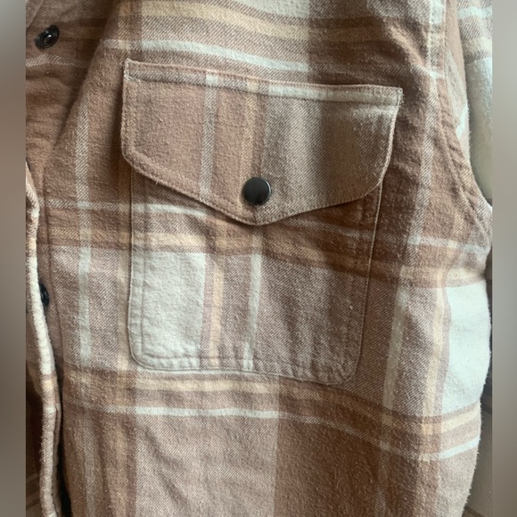 Women’s LUCKY BRAND Tan Plaid Flannel Sherpa Lined Shacket Jacket. Size XL - Picture 4 of 7